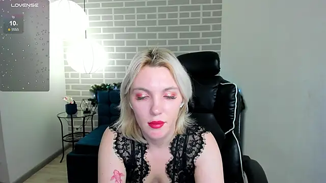 Fluffy Monica online show from 12/20/24, 04:20