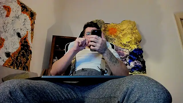 JulianDylan online show from 01/13/25, 04:18