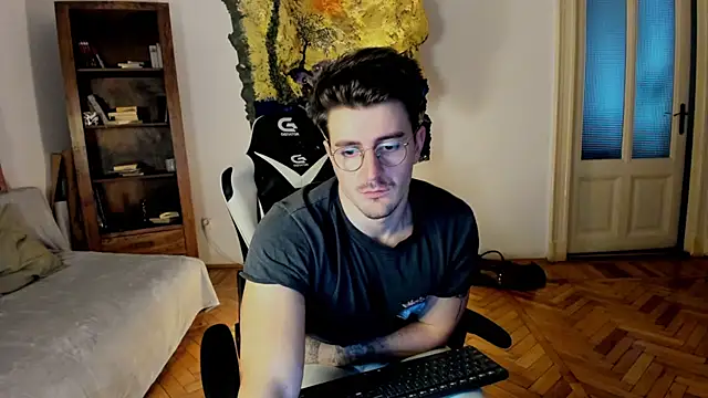 JulianDylan online show from 01/20/25, 07:15