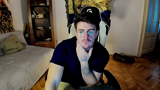 JulianDylan online show from 01/21/25, 07:37