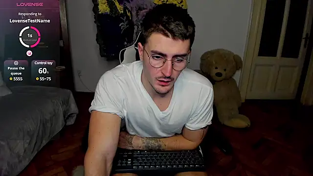 JulianDylan online show from 02/02/25, 07:04