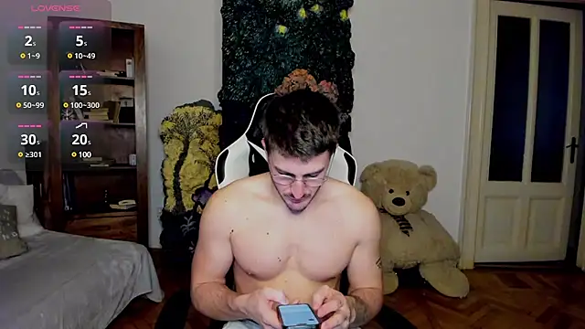 JulianDylan online show from 02/10/25, 05:36