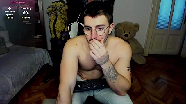 JulianDylan online show from 02/10/25, 08:42