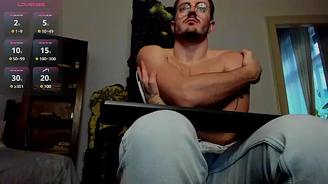 JulianDylan online show from 02/11/25, 11:32