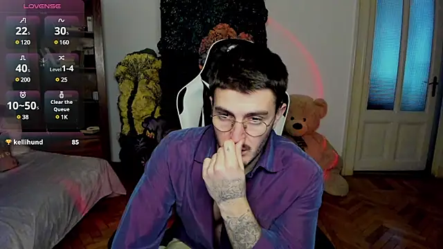 JulianDylan online show from 02/14/25, 08:21
