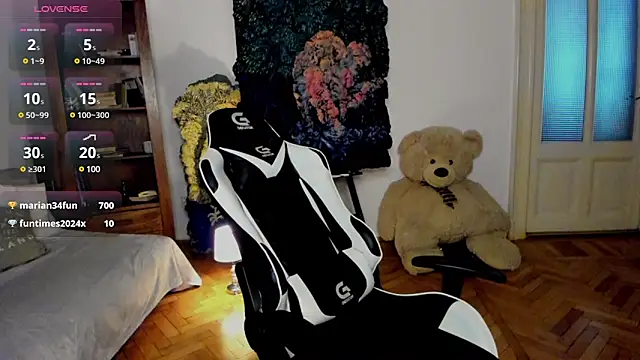 JulianDylan online show from 02/17/25, 10:29
