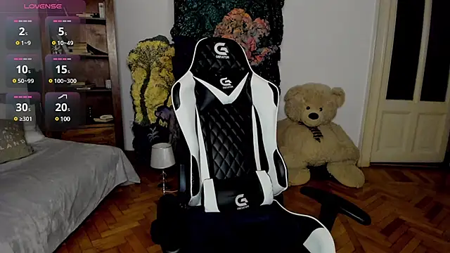 JulianDylan online show from 02/19/25, 04:12