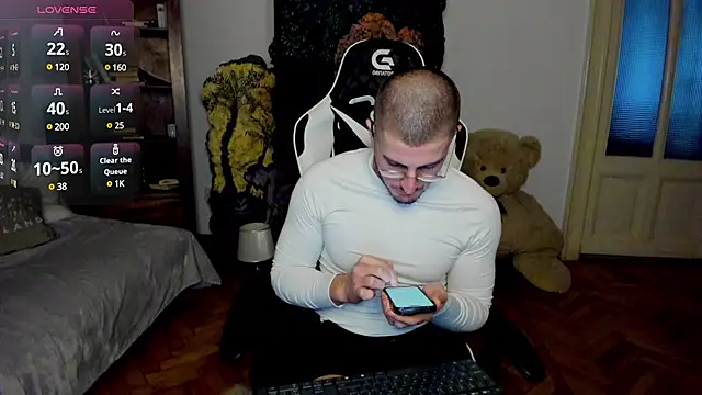 JulianDylan online show from 02/19/25, 07:17