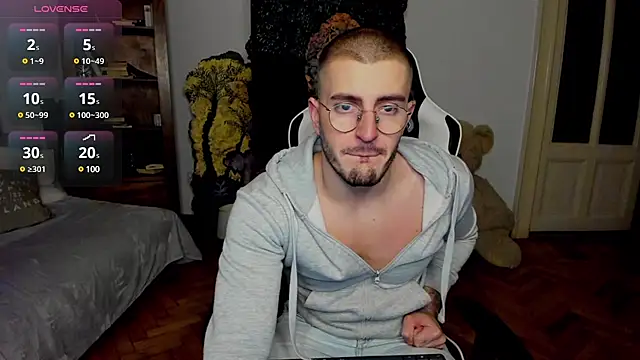 JulianDylan online show from 02/19/25, 07:27