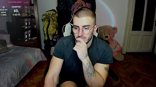 JulianDylan online show from 02/21/25, 06:04