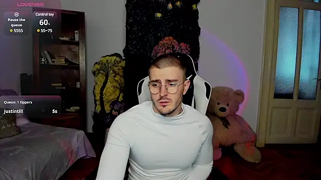 JulianDylan online show from 02/23/25, 11:33