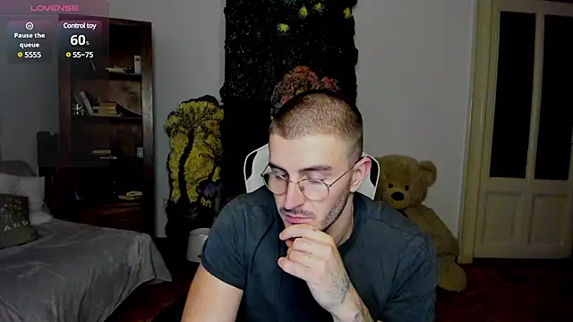 JulianDylan online show from 02/23/25, 05:50