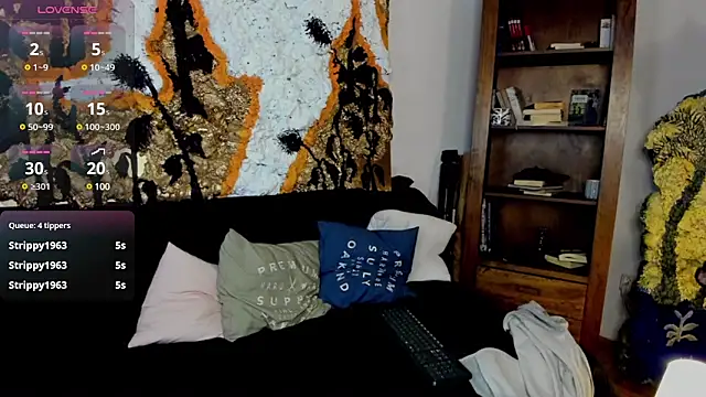 JulianDylan online show from 03/17/25, 07:13