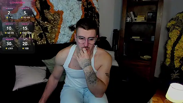 JulianDylan online show from 03/18/25, 04:04