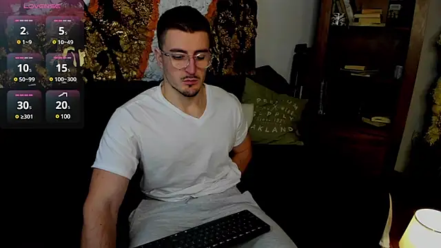 JulianDylan online show from 03/22/25, 10:39