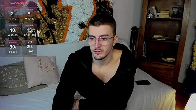 JulianDylan online show from 03/23/25, 07:53