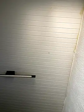 Snapshot of luara1988 chatting on 10/17/25, 11:24 luara1988 online show from 10/17/25, 11:24