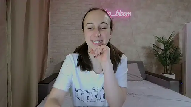 Anika bloom online show from 01/22/25, 05:05
