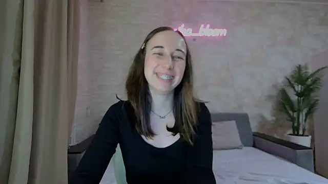 Anika bloom online show from 02/06/25, 02:33