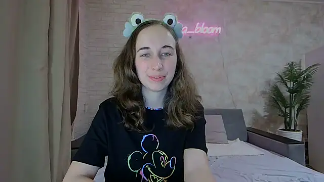 Anika bloom online show from 02/10/25, 08:10