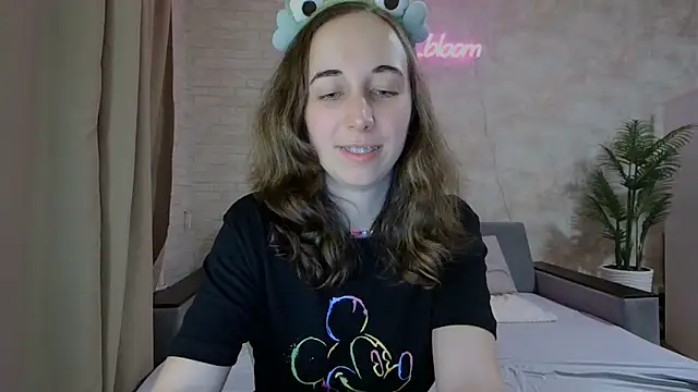 Anika bloom online show from 02/10/25, 11:13