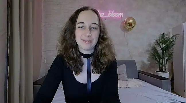 Anika bloom online show from 02/16/25, 03:04