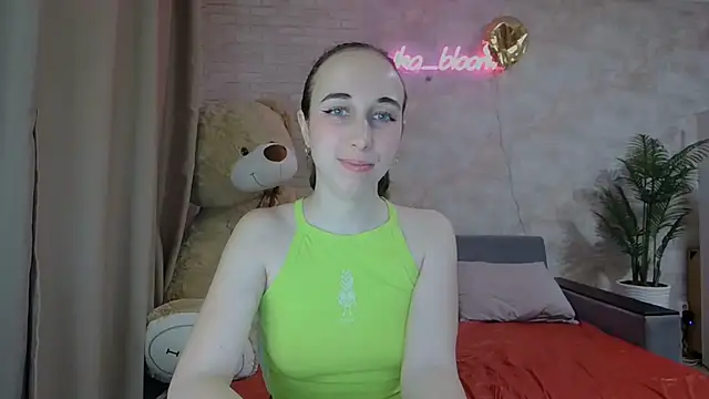 Anika bloom online show from 03/09/25, 08:31