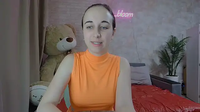 Anika bloom online show from 03/10/25, 08:34