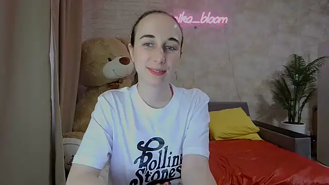 Anika bloom online show from 03/21/25, 07:55