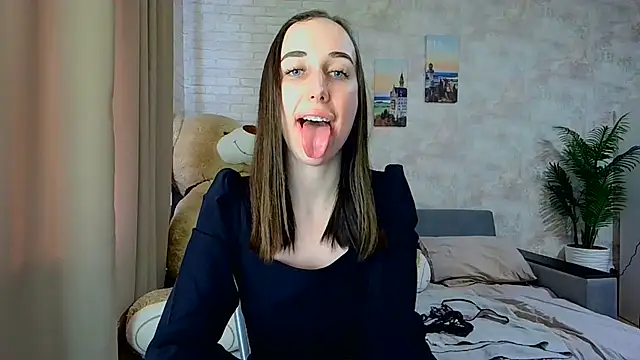 Snapshot of Anika_bloom chatting on 02/02/26, 09:41 Anika bloom online show from 02/02/26, 09:41