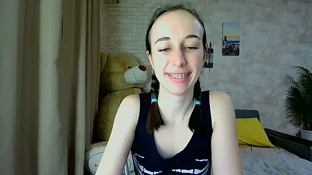 Snapshot of Anika_bloom chatting on 02/13/26, 06:53 Anika bloom online show from 02/13/26, 06:53