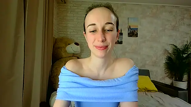 Snapshot of Anika_bloom chatting on 02/16/26, 02:18 Anika bloom online show from 02/16/26, 02:18