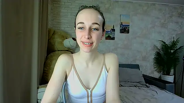 Snapshot of Anika_bloom chatting on 02/25/26, 05:44 Anika bloom online show from 02/25/26, 05:44