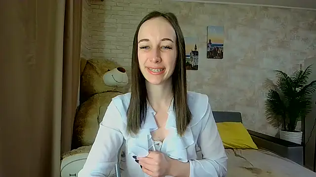 Snapshot of Anika_bloom chatting on 03/03/26, 11:32 Anika bloom online show from 03/03/26, 11:32