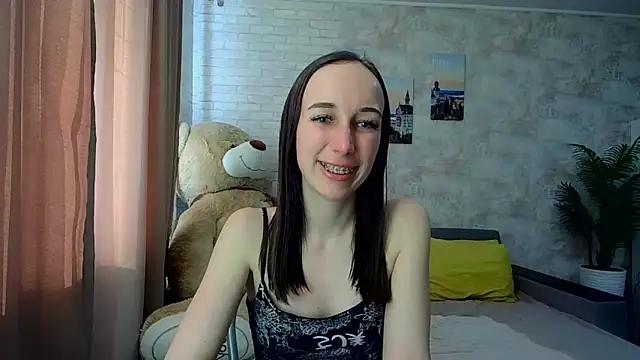 Snapshot of Anika_bloom chatting on 03/06/26, 08:33 Anika bloom online show from 03/06/26, 08:33