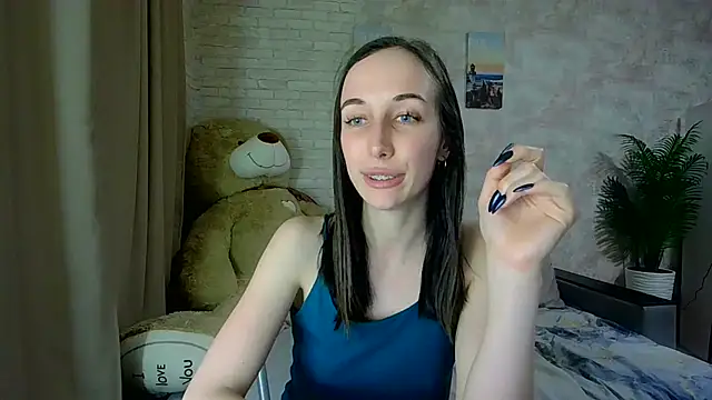 Snapshot of Anika_bloom chatting on 03/15/26, 10:16 Anika bloom online show from 03/15/26, 10:16