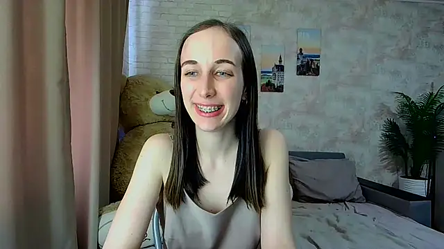 Snapshot of Anika_bloom chatting on 03/23/26, 01:04 Anika bloom online show from 03/23/26, 01:04