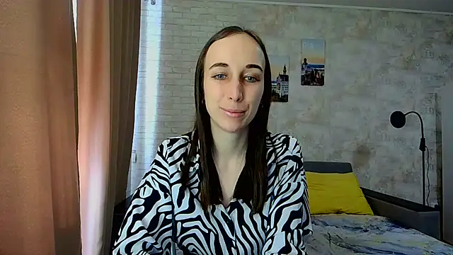 Snapshot of Anika_bloom chatting on 04/08/26, 08:47 Anika bloom online show from 04/08/26, 08:47