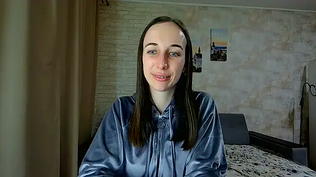 Snapshot of Anika_bloom chatting on 04/24/26, 07:05 Anika bloom online show from 04/24/26, 07:05