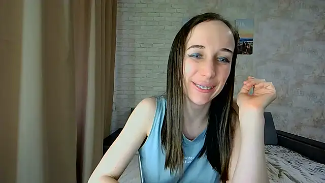 Snapshot of Anika_bloom chatting on 05/11/26, 04:18 Anika bloom online show from 05/11/26, 04:18
