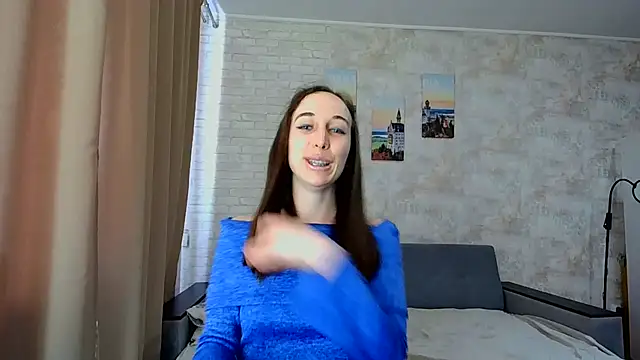 Snapshot of Anika_bloom chatting on 05/19/26, 08:20 Anika bloom online show from 05/19/26, 08:20