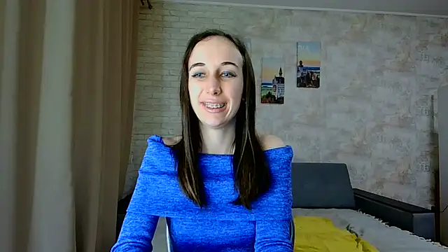 Snapshot of Anika_bloom chatting on 05/19/26, 08:37 Anika bloom online show from 05/19/26, 08:37