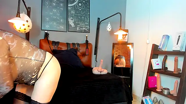 Snapshot of Samantha_mature56 chatting on 07/15/26, 02:17 Samantha mature56 online show from 07/15/26, 02:17