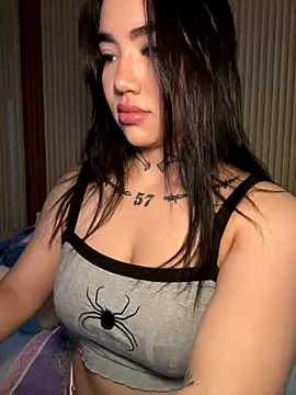 Snapshot of Nickiiiii chatting on 10/18/25, 04:52 Nickiiiii online show from 10/18/25, 04:52