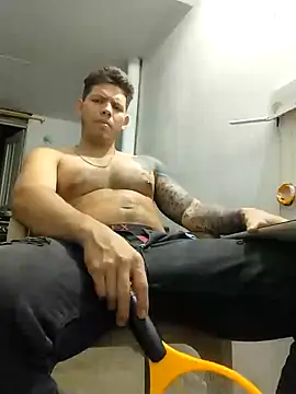 Snapshot of King_russo chatting on 10/23/25, 12:10 King russo online show from 10/23/25, 12:10