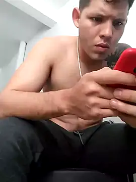 Snapshot of King_russo chatting on 11/10/25, 03:22 King russo online show from 11/10/25, 03:22