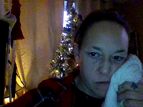 Snapshot of Fiesty_findom40 chatting on 12/14/24, 04:09 Fiesty findom40 online show from 12/14/24, 04:09