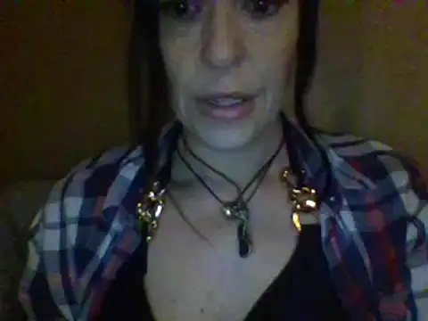 Snapshot of Fiesty_findom40 chatting on 01/23/25, 11:47 Fiesty findom40 online show from 01/23/25, 11:47