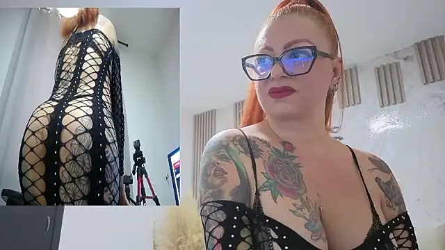Snapshot of EMILY_ROUSSE71 chatting on 03/05/26, 09:11 EMILY ROUSSE71 online show from 03/05/26, 09:11