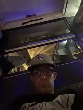 Snapshot of DirkD916 chatting on 10/12/25, 10:42 DirkD916 online show from 10/12/25, 10:42